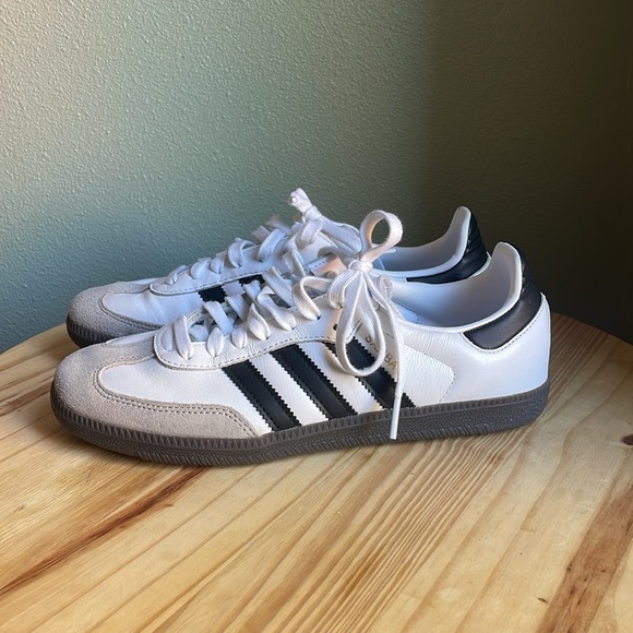 Sambas - Picture 3 of 6